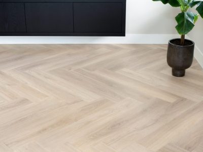 Je pvc vloer komt omhoog: oorzaak en wat te doen