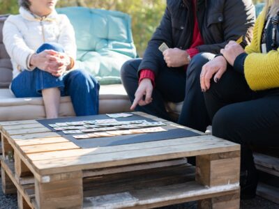 Makkelijk en voordelig je eigen pallet bank maken voor in de tuin